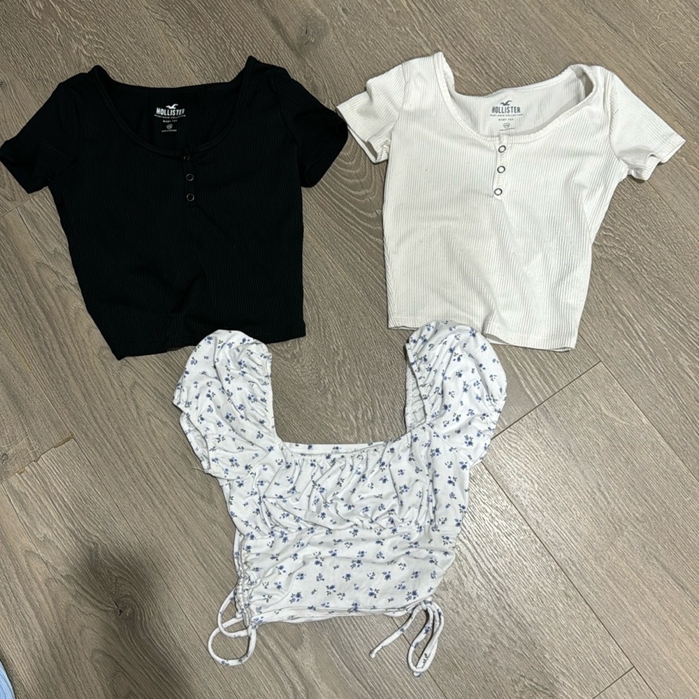 3 hollister tops bundle! all 3 have been worn once